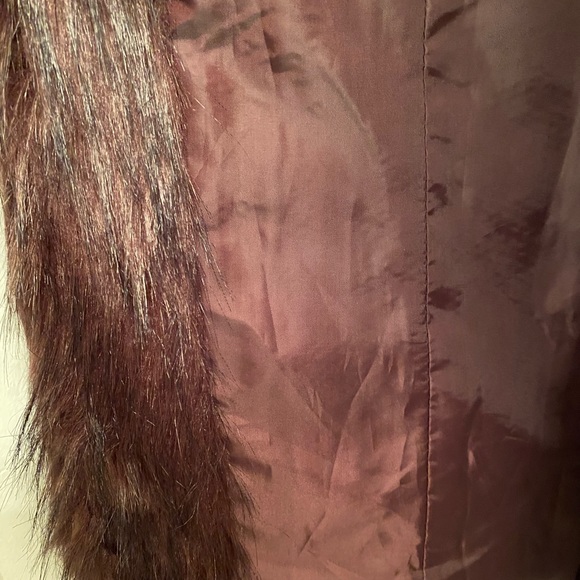 Debby Collection Faux Fur Vest - Picture 4 of 6